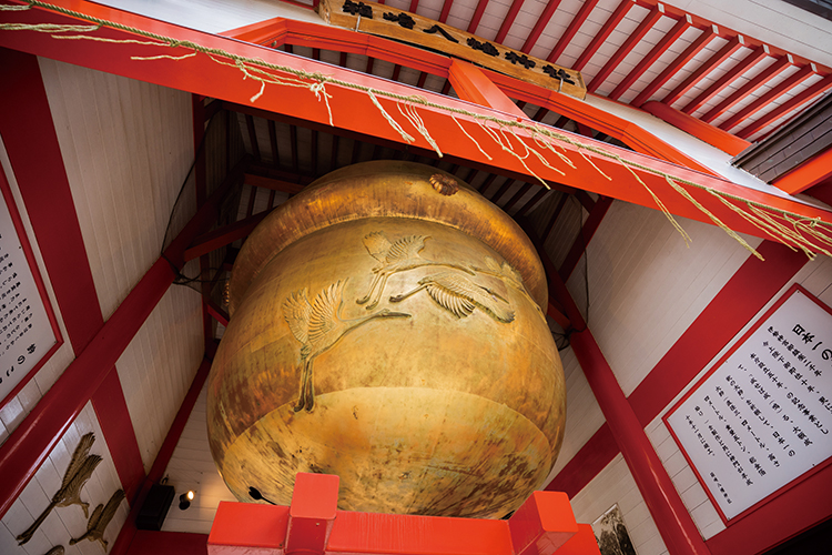 箱﨑八幡神社の日本一の大鈴